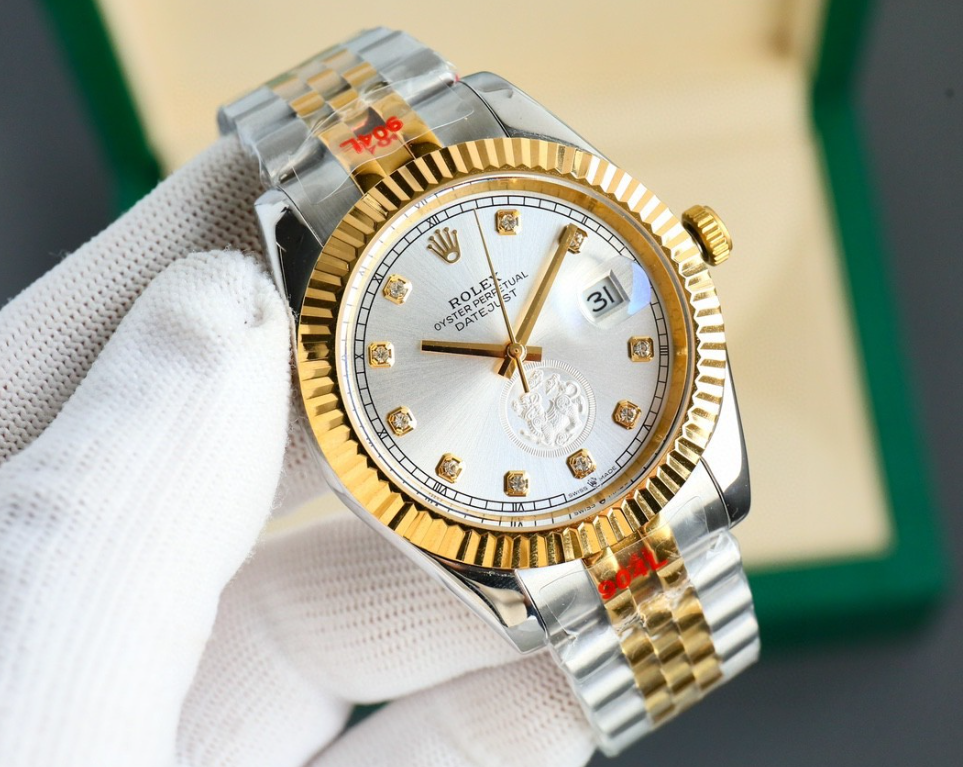 Sovereign Two-Tone Date