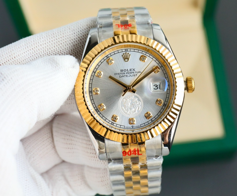 Sovereign Two-Tone Date
